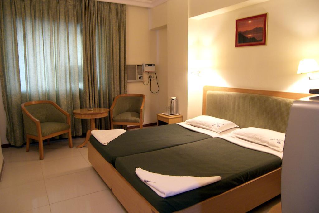 Hotel Menino Regency Panaji Room photo