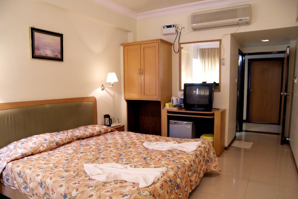 Hotel Menino Regency Panaji Room photo